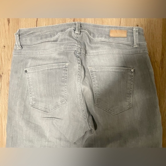 Authentic Motivi 🇮🇹 Skinny Jeans Gray Distressed Size 27👖 - Picture 4 of 4